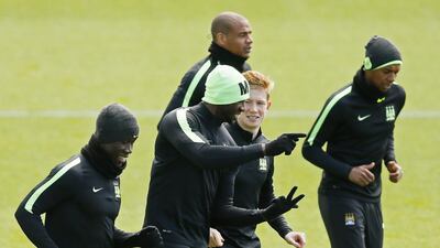 Manchester City’s Eliaquim Mangala and Kevin De Bruyne during training. Reuters / Jason Cairnduff