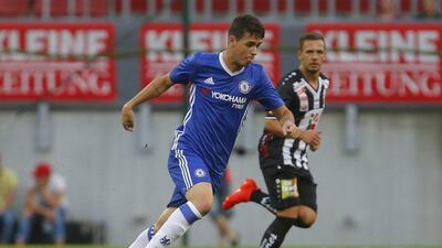 Chelsea midfielder Oscar in action. Heinz-Peter Bader / Reuters
