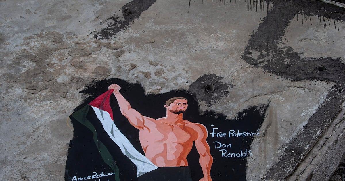 Gaza artists honour Imagine Dragons singer Dan Reynolds with mural on ...