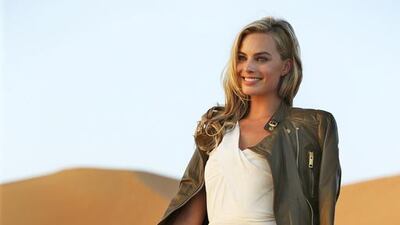 Margot Robbie in an Abu Dhabi Liwa Desert photoshoot to celebrate the new British Airways 787-9 Dreamliner route. Courtesy of British Airways.