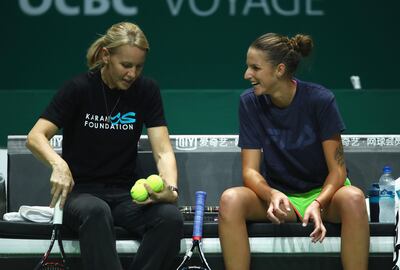 Coach Rennae Stubbs talks to Karolina Pliskova during practice. Clive Brunskill / Getty Images