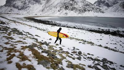 The water temperature is at 5°C and the air temperature is a chilly -2°C.