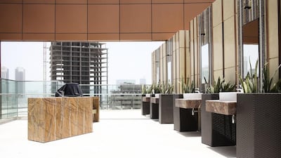 Residents have direct access to the rooftop that contains infinity swimming pool, lounge seating and barbecue area.