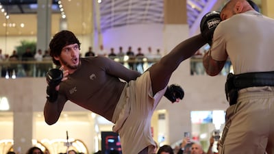 Movsar Evloev takes part in an open workout.