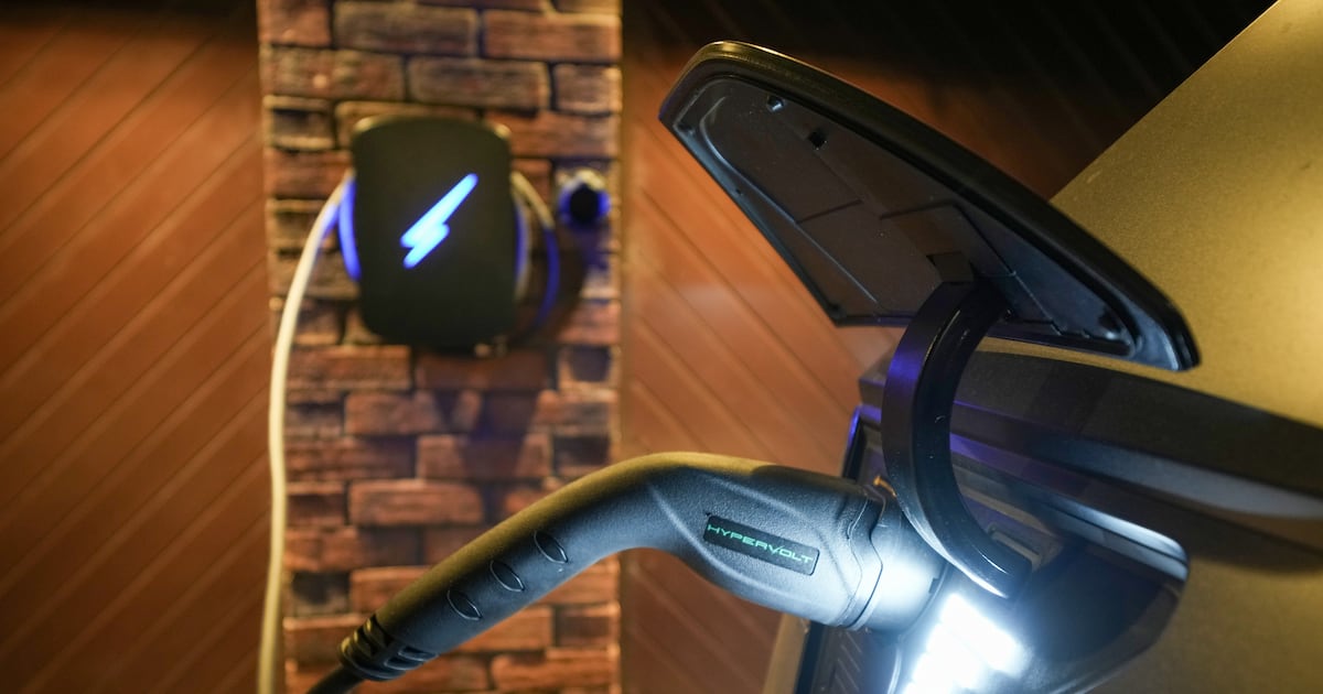 Immobilien in den VAE: ‘Wer trägt die Kosten für die Installation einer E-Ladestation in einer Mietvilla?’ Immobilien in den VAE: ‘Wer trägt die Kosten für die Installation einer E-Ladestation in einer Mietvilla?’