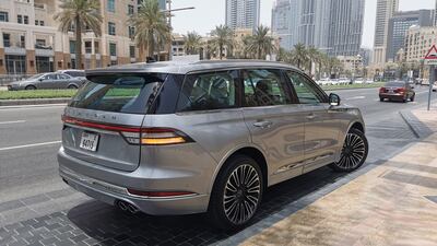 The middle row offers a 40:20:40 split, which can slide and recline, and a six-seat version is also available.