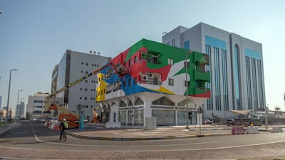 Elian Chali colour on the city's skyline.