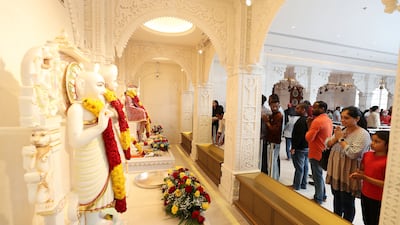 After the ceremony, the bridal couple and their families can take the blessings of the deities in the prayer hall