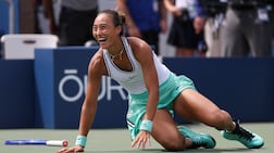NEW YORK, NEW YORK - SEPTEMBER 05: Qinwen Zheng of China reacts after defeating Madison Keys of the United States during their Women's Singles Third Round match on Day Seven of the 2026 US Open at USTA Billie Jean King National Tennis Center on September 05, 2026 in the Flushing neighborhood of the Queens borough of New York City. Al Bello / Getty Images / AFP (Photo by AL BELLO / GETTY IMAGES NORTH AMERICA / Getty Images via AFP)
