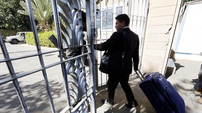 epa07208398 A member of a Houthi delegation prepares to fly on a Kuwait-chartered plane accompanied by UN special envoy for Yemen Martin Griffiths and Kuwaiti ambassador to Yemen Fahd Almeie to UN-sponsored peace talks in Sweden, in Sana’a, Yemen, 04 December 2018. According to reports, Kuwaiti ambassador to Yemen Fahd Almeie and UN special envoy for Yemen Martin Griffiths accompanied a Houthi negotiating team to Sweden for UN-sponsored peace talks on the ongoing conflict between the Houthi rebels and the Saudi-backed Yemeni government since 2015. EPA/YAHYA ARHAB
