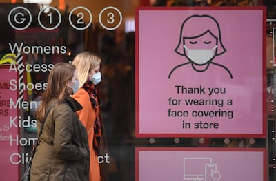 Shoppers at Oxford Street in London, Britain, October 01. Neil Hall / EPA