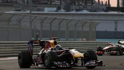 Bernie Ecclestone proposes pairing the Abu Dhabi Grand Prix with Bahrain's race next season.