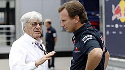 Bernie Ecclestone, the Formula One chief, left, speaks to Christian Horner following the conclusion of the Turkey GP last week.