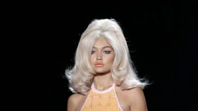 Gigi Hadid presents a creation from the Spring 2016 collection by Jeremy Scott during New York Fashion Week. Jason Szenes / EPA