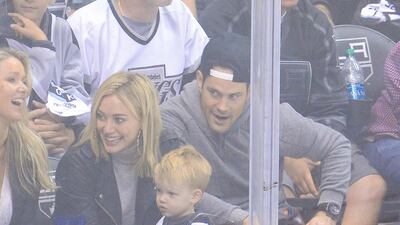 14. Hilary Duff and Mike Comrie. (Photo by Noel Vasquez / GETTY IMAGES NORTH AMERICA / Getty Images via AFP)