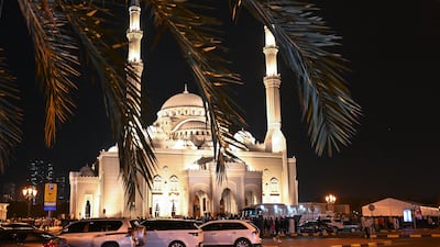 Al Noor Mosque in Sharjah draws huge crowds for taraweeh