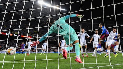 Ronald Araujo of Barcelona scores. Getty Images