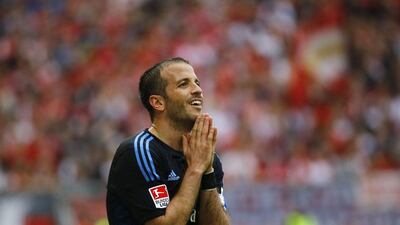 Rafael van der Vaart and Hamburg will play the first of two relegation play-off legs on Thursday May 15, 2014. Kai Pfaffenbach / Reuters