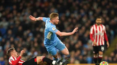 De Bruyne and Brentford's Sergi Canos tangle