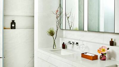 The spacious bathroom.