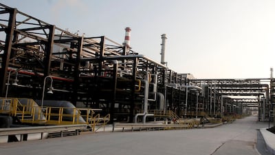 FILE PHOTO: A general view shows the newly opened extension facility of an oil refinery near Istanbul December 15, 2014. REUTERS/Osman Orsal/File Photo