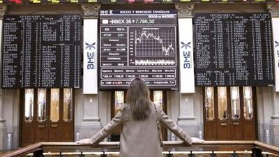 High-net worth Gulf individuals are seeking advice on their euro-denominated investments as the single-currency union flounders. Juan Carlos Hidalgo / EPA. EPA/JUAN CARLOS HIDALGO