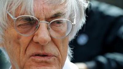 The Formula One supremo Bernie Ecclestone believes the Force India team would have been better served choosing an Indian driver as Giancarlo Fisichella's replacement.