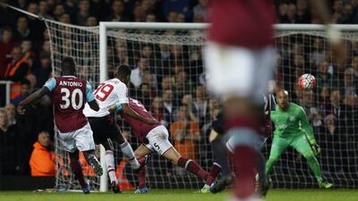 Marcus Rashford scores the first goal for Manchester United. Action Images via Reuters / John Sibley