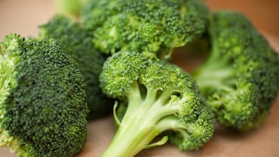 Non-starchy vegetables, such as broccoli: consume raw or at low temperatures, and don’t reheat .