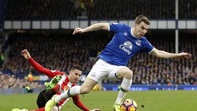 Carl Recine / Reuters