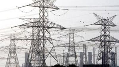 Power lines near Discovery Gardens in Dubai. Dewa has denied raising its rates and say the confusion has arisen because of a new billing format.