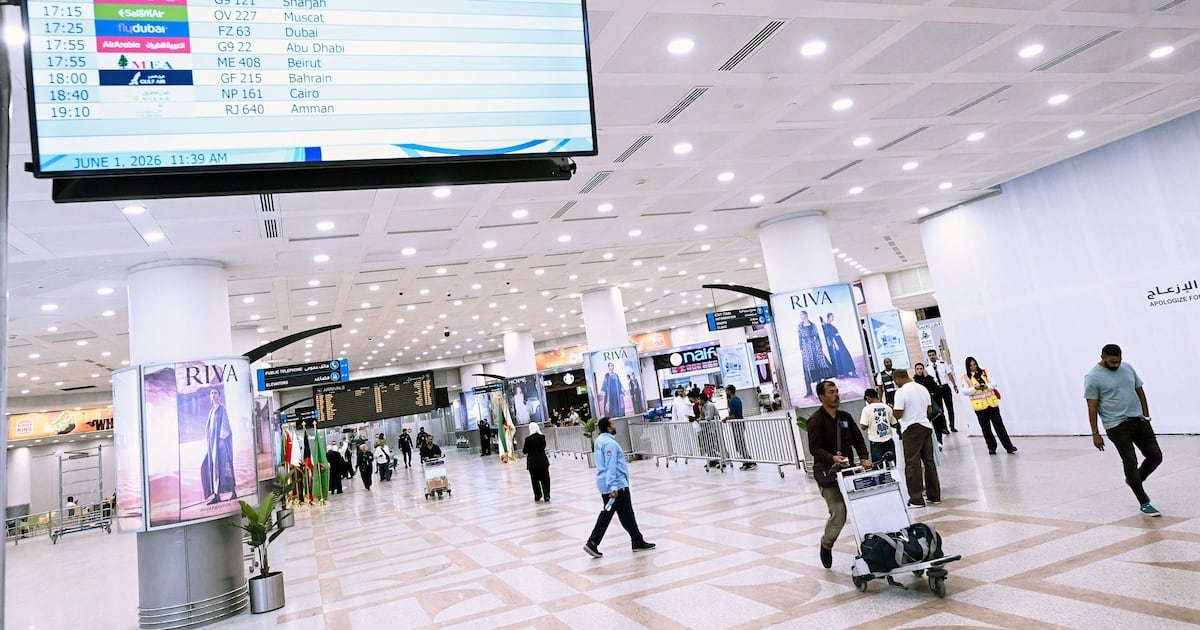 Kuwait setzt kommerziellen Flugverkehr nach iranischem Drohnenangriff auf ...