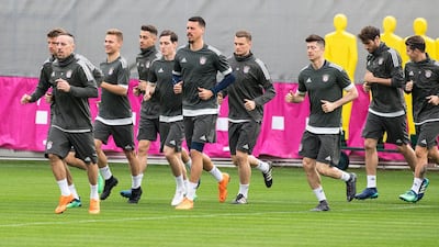Bayern Munich players prepare for the second leg of the UEFA Champions League quarter final against Sevilla in Munich. EPA/LUKAS BARTH