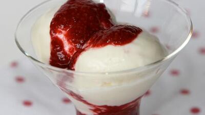 Mascarpone and cherry ripple ice cream.