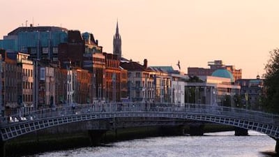 The Liffey runs through the middle of Dublin and can be admired from its pedestrian bridges.