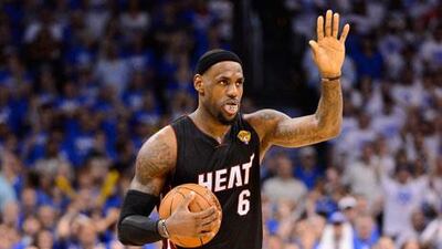 LeBron James scored 32 points in Game 2 of the NBA finals. onald Martinez / Getty Images
