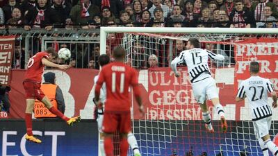 Bayern Munich’s Thomas Muller (L) scores the 2-2 goal during the Uefa Champions League Round of 16 second leg match between Bayern Munich and Juventus, in Munich, Germany, 16 March 2016. EPA/ANDREAS GEBERT