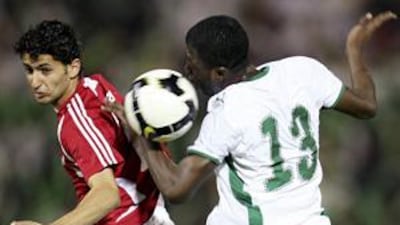 Yemen's Ahmed Salim, left, and Saudi 's Al-Mousa.