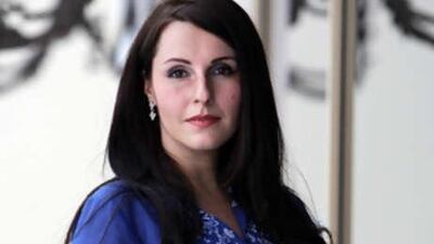 The soprano Maria Glück teaches singing in Dubai.