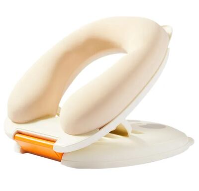 This nap pillow is designed to fit on the tray table. Photo: Mideer