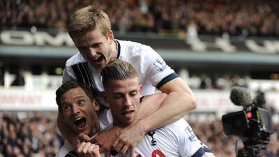 Toby Alderweireld (C) of Tottenham Hotspur celebrates with his teammates after scoring a goal against Manchester United during the Premier League match between Tottenham Hotspur and Manchester United at White Hart Lane in London, Britain, 10 April 2016. EPA/GERRY PENNY