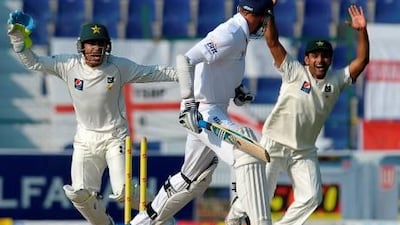 England players, including Stuart Broad, centre, have not tackled Pakistan’s spinners well.