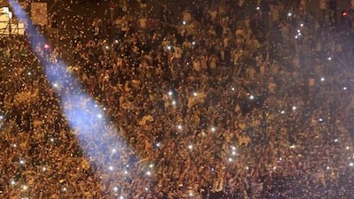 Real Madrid players arrive in Plaza de Cibeles to celebrate with supporters. Victor Lerena / EPA