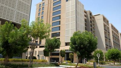 Al Raha Beach apartments: Q2-Q3 2015 no change. Q3 2014-Q3 2015 up 4%. 1BR - Dh105,000-Dh125,000. 2BR - Dh145,000-Dh175,000. 3BR - Dh175,000-Dh230,000. Delores Johnson / The National