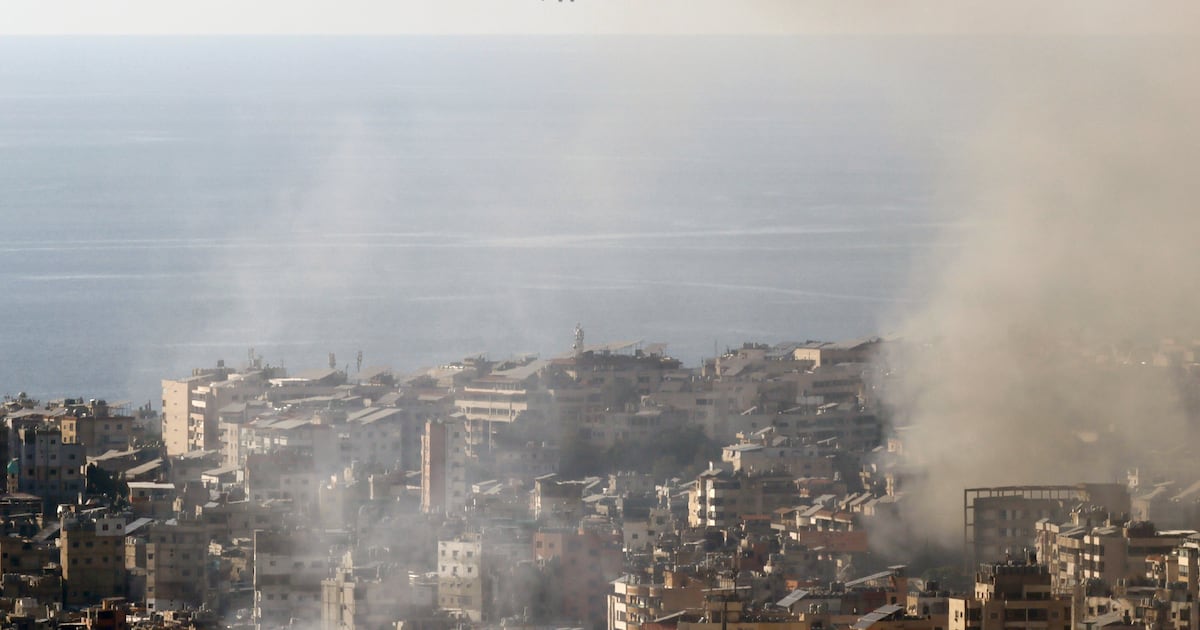 Flights cancelled as Israel prepares to resume Beirut strikes