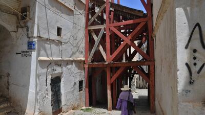 The densely populated district, perched above the Bay of Algiers, covers roughly a square kilometre.