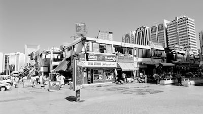 The Abu Dhabi souq taken at some point in the late 1970s/early 1980s. Courtesy: Shaukat Ali Sufi Muhammad / Al Ittihad