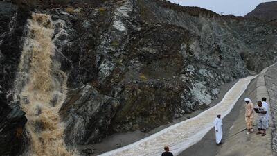 Intermittent medium to heavy rains lashed a number of areas in the emirates of Sharjah, Fujairah and Ras Al Khaimah. Wam