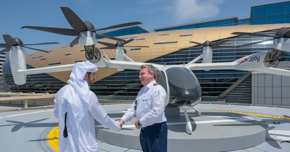 Sheikh Hamdan reviews Dubai's first air taxi station
