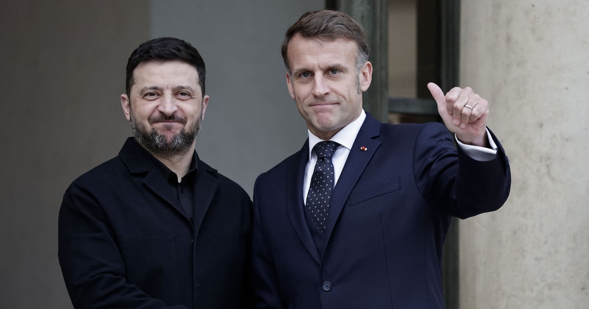 Macron empfängt Selenskyj zu Friedensgesprächen über die Ukraine in Paris ...